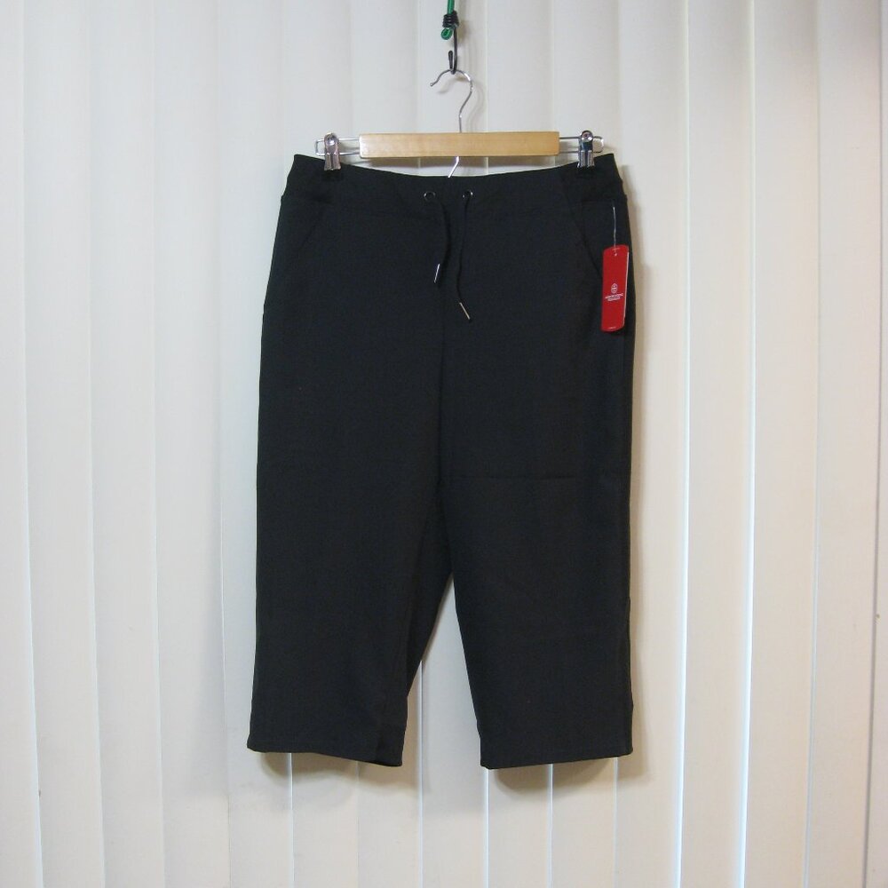 NWT BCG black caviar capri capris pants S small